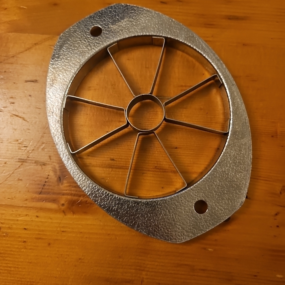 Vintage EKCO Hammered Apple Pear Fruit Corer Slicer Kitchen Tool Textured Metal